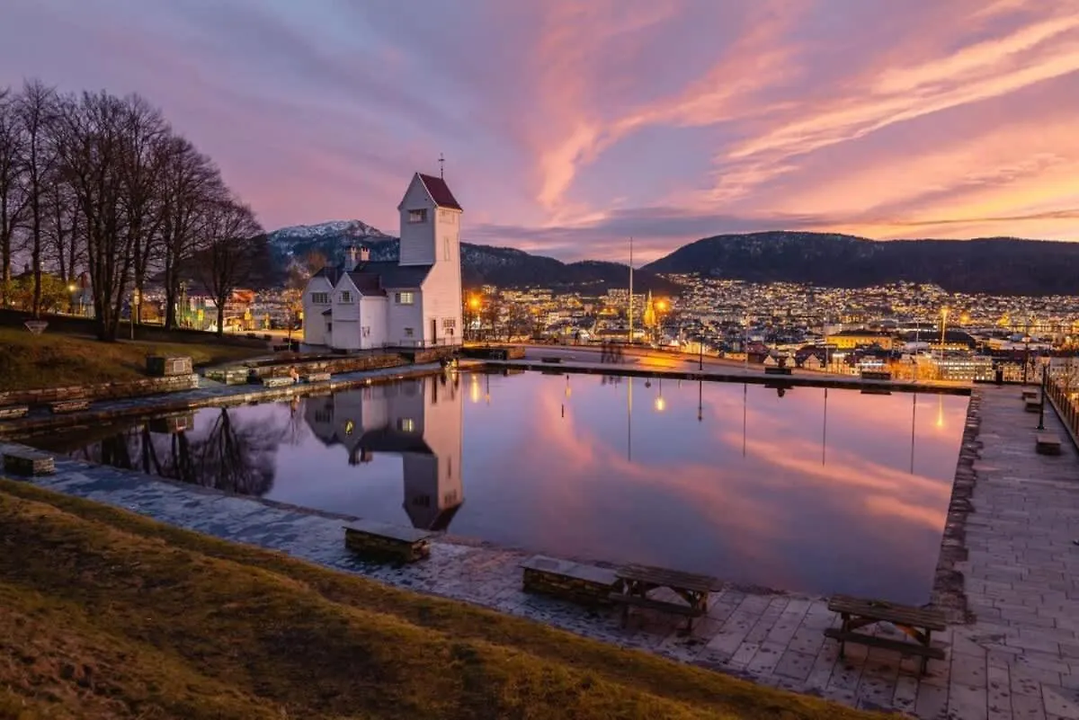 Dinbnb Homes I 700M To Bryggen & Street Parking برغن